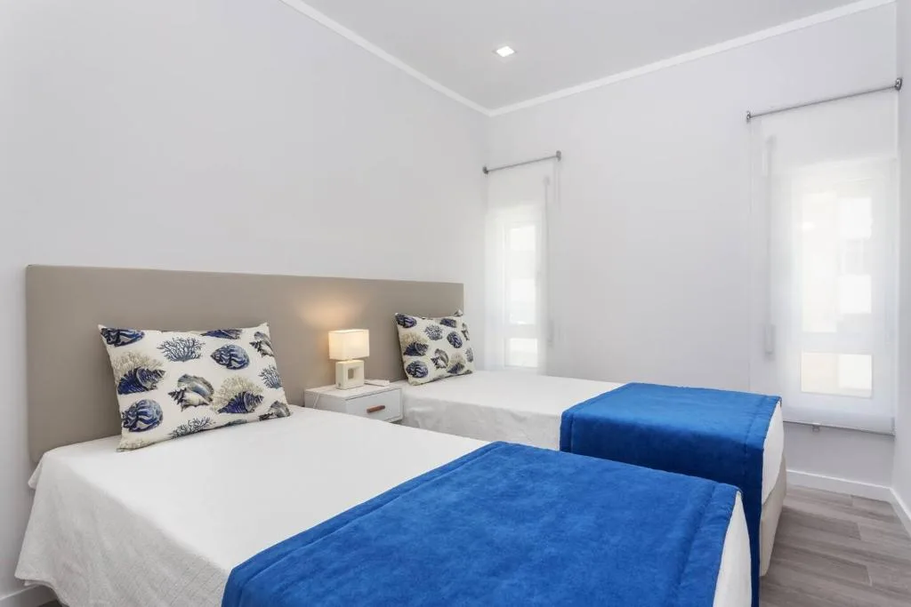 Luxury Beach Apartment — interior 22